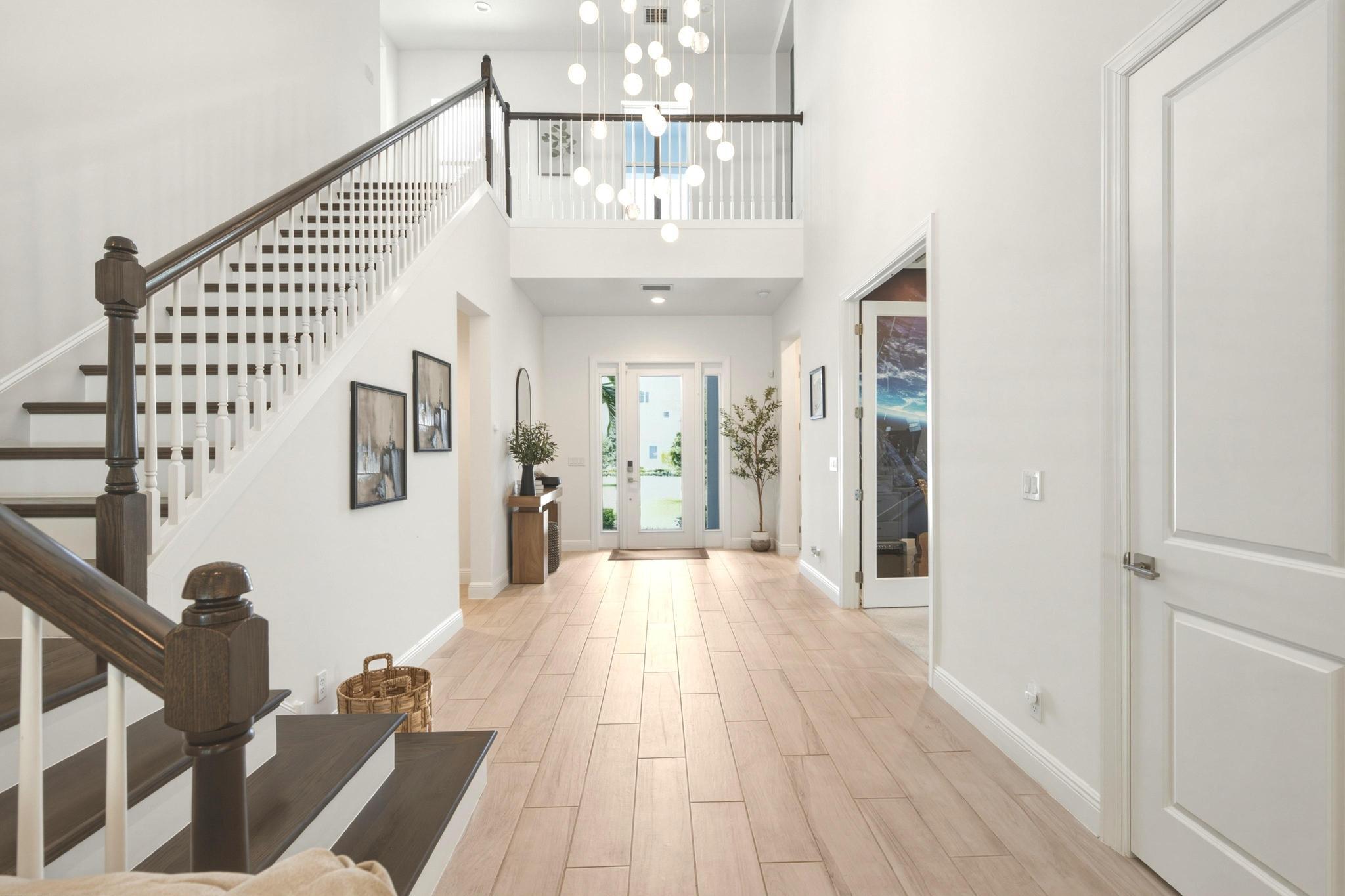 9264 CRESTVIEW Circle