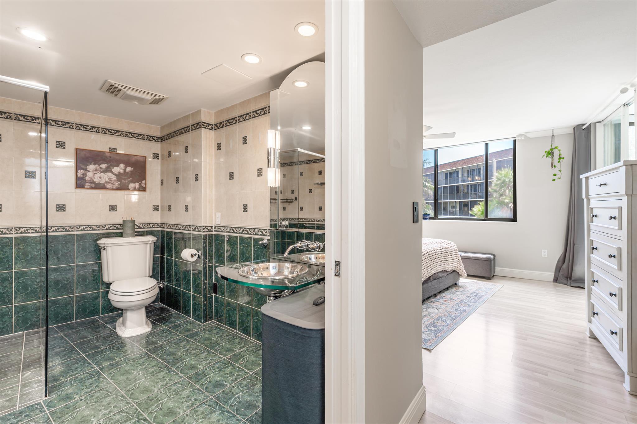 2424 N Federal Highway 203