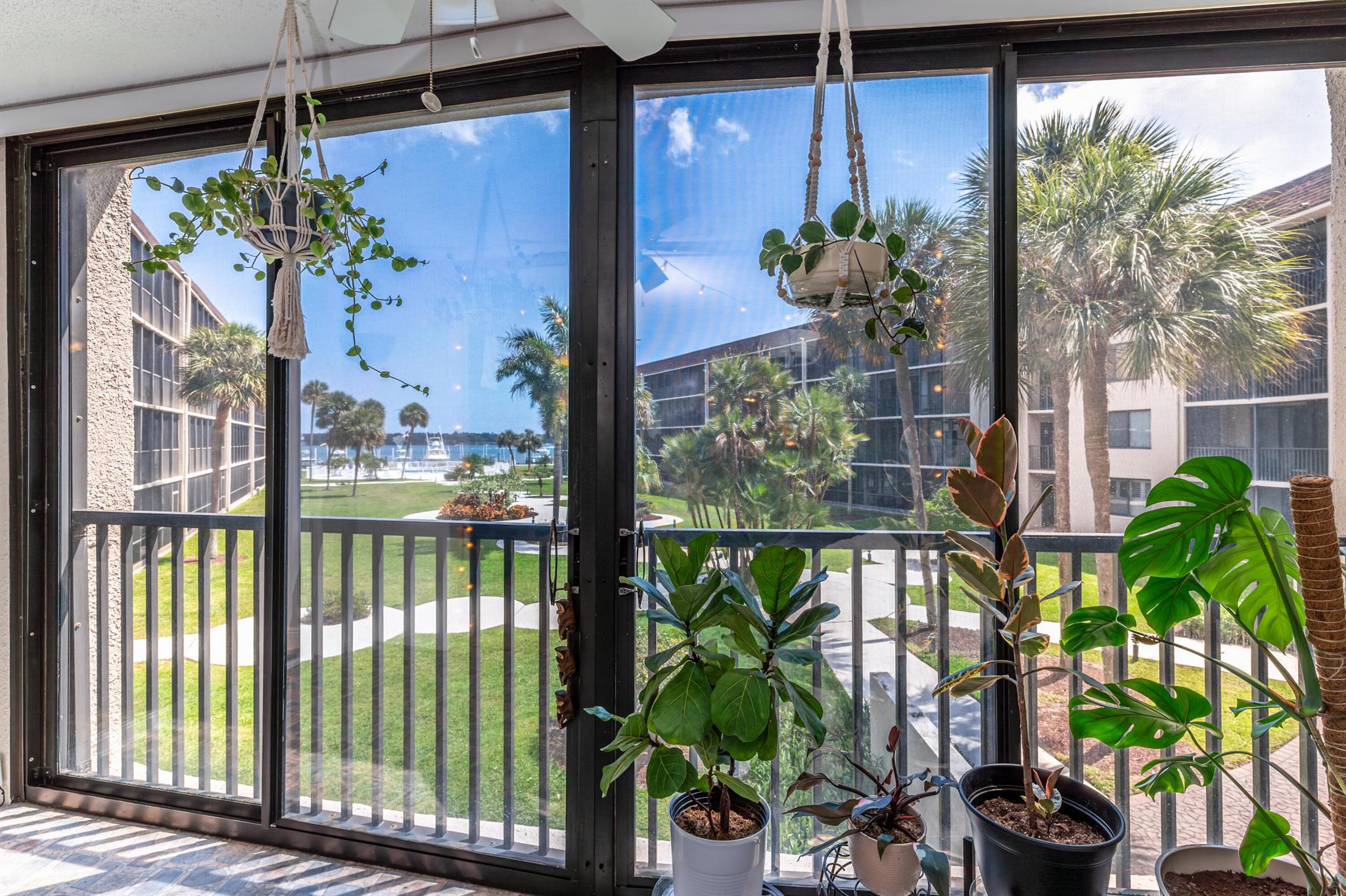 2424 N Federal Highway 203