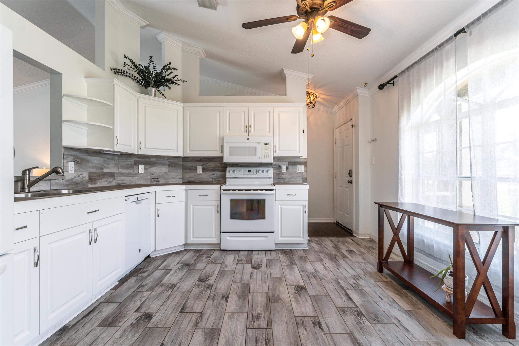 18347 Murcott Boulevard