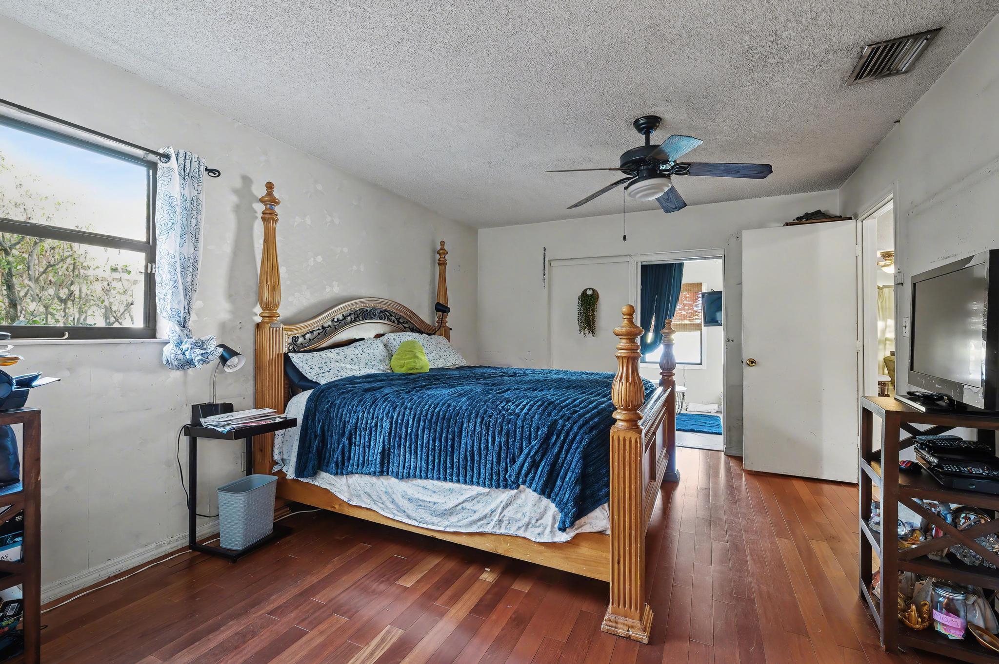 8231 NW 6th Court