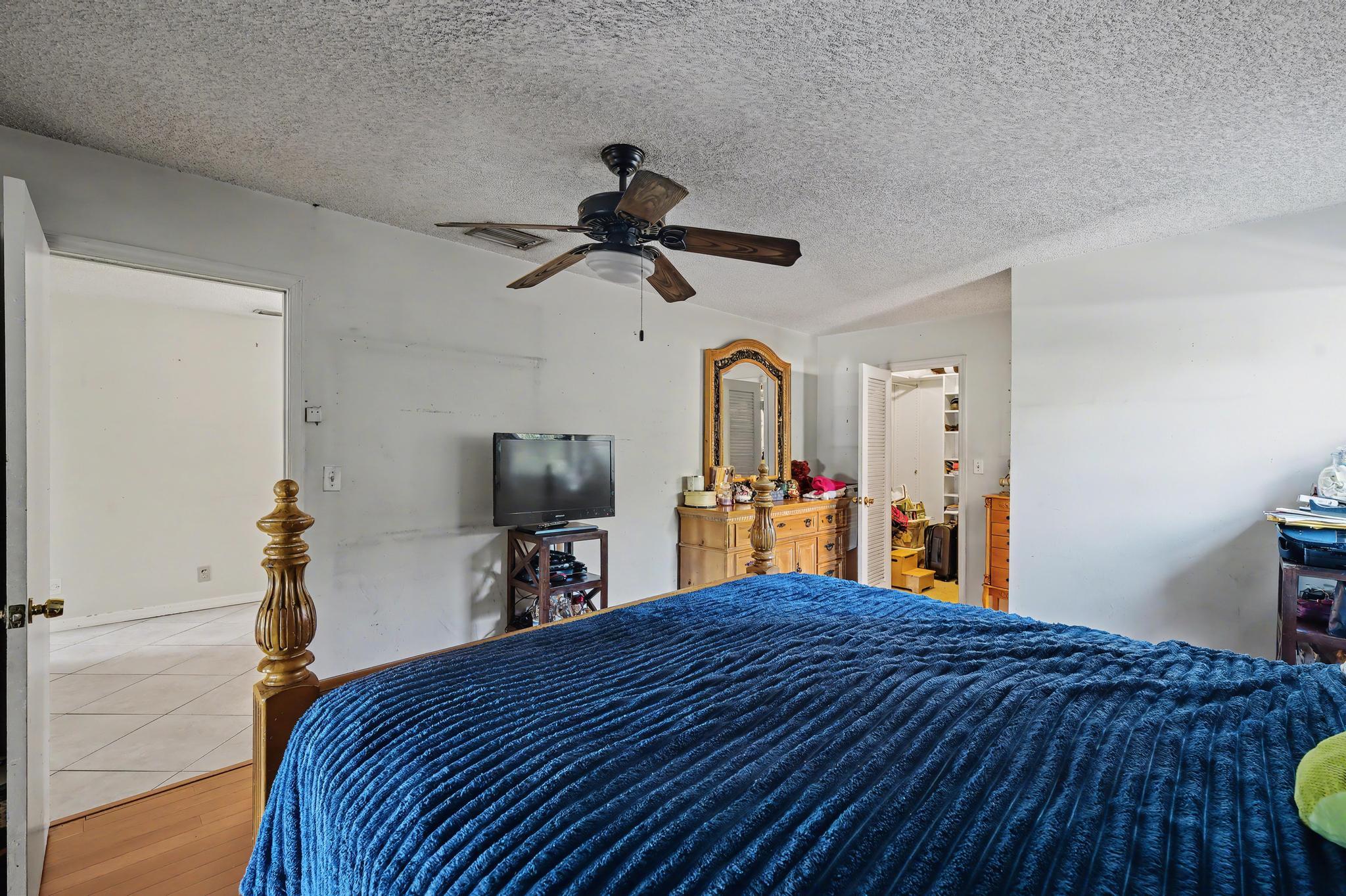 8231 NW 6th Court