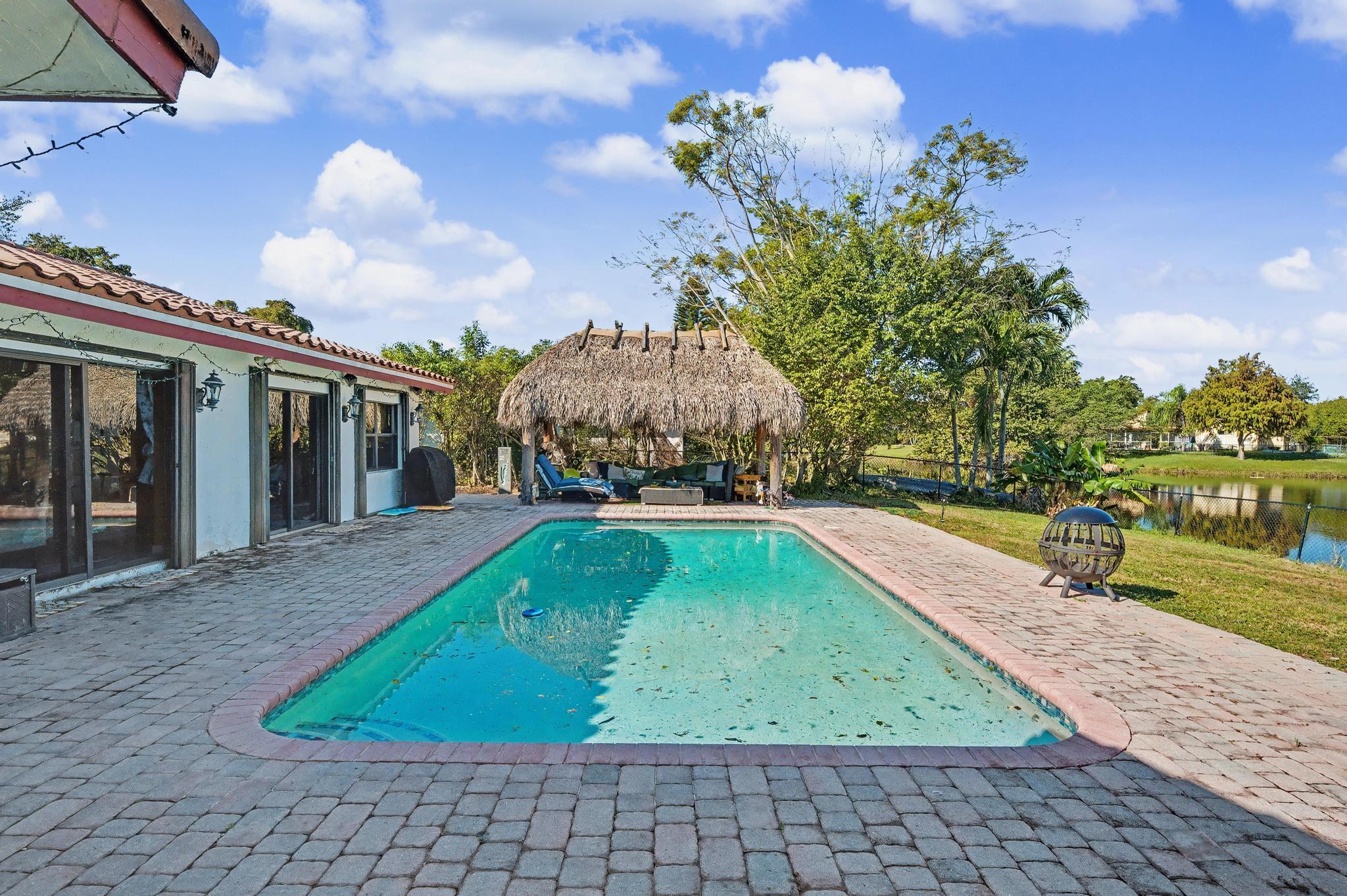 8231 NW 6th Court