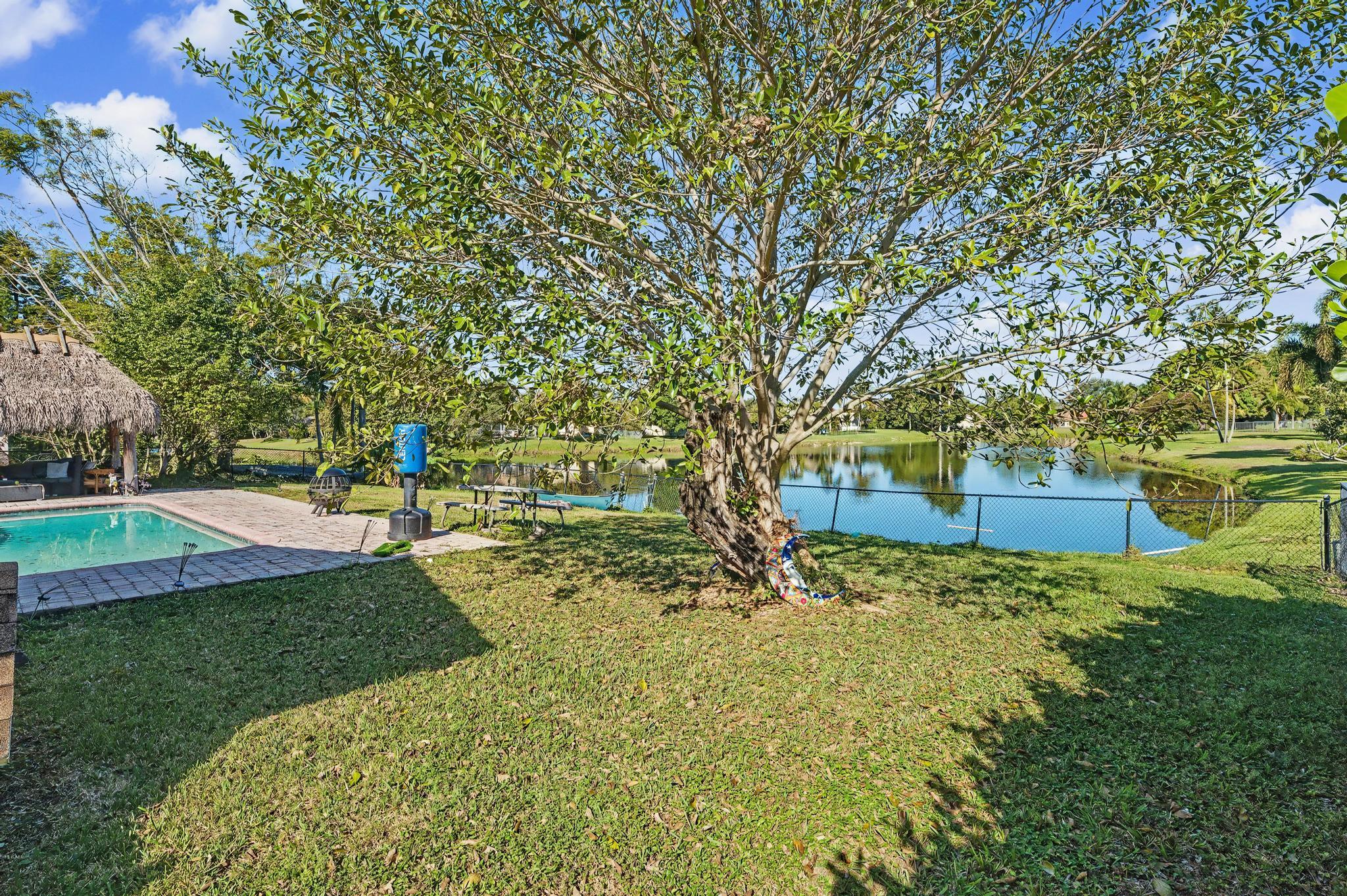 8231 NW 6th Court