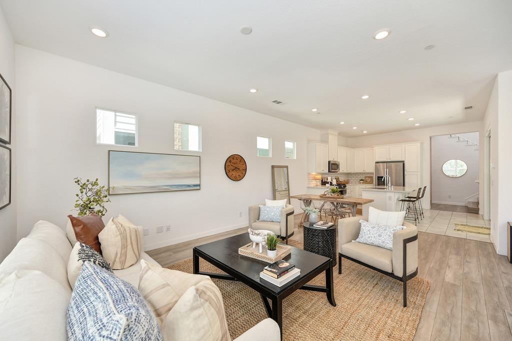 33 fischbacher Street