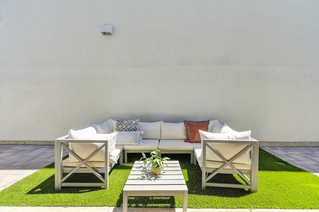 33 fischbacher Street