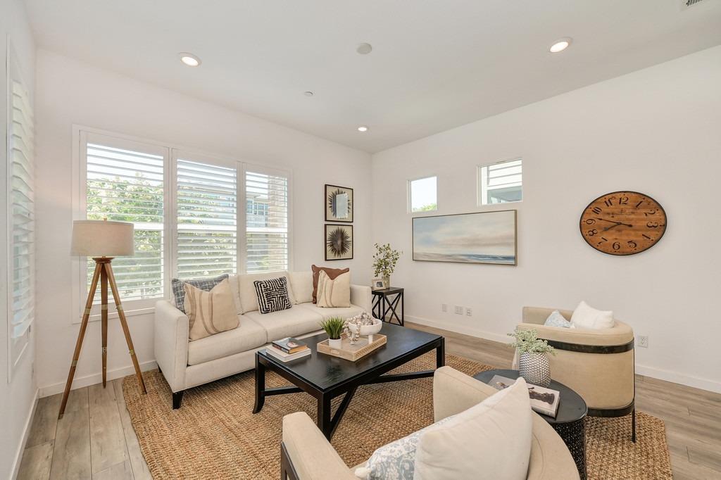 33 fischbacher Street