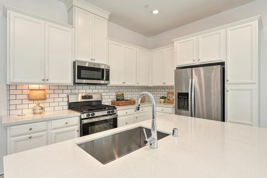 33 fischbacher Street