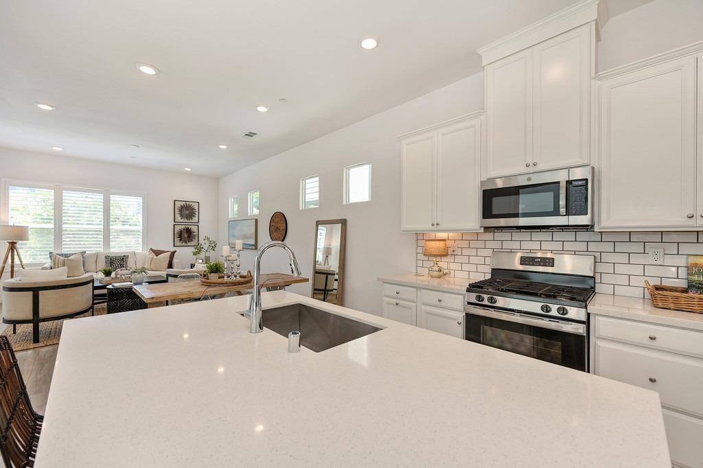 33 fischbacher Street