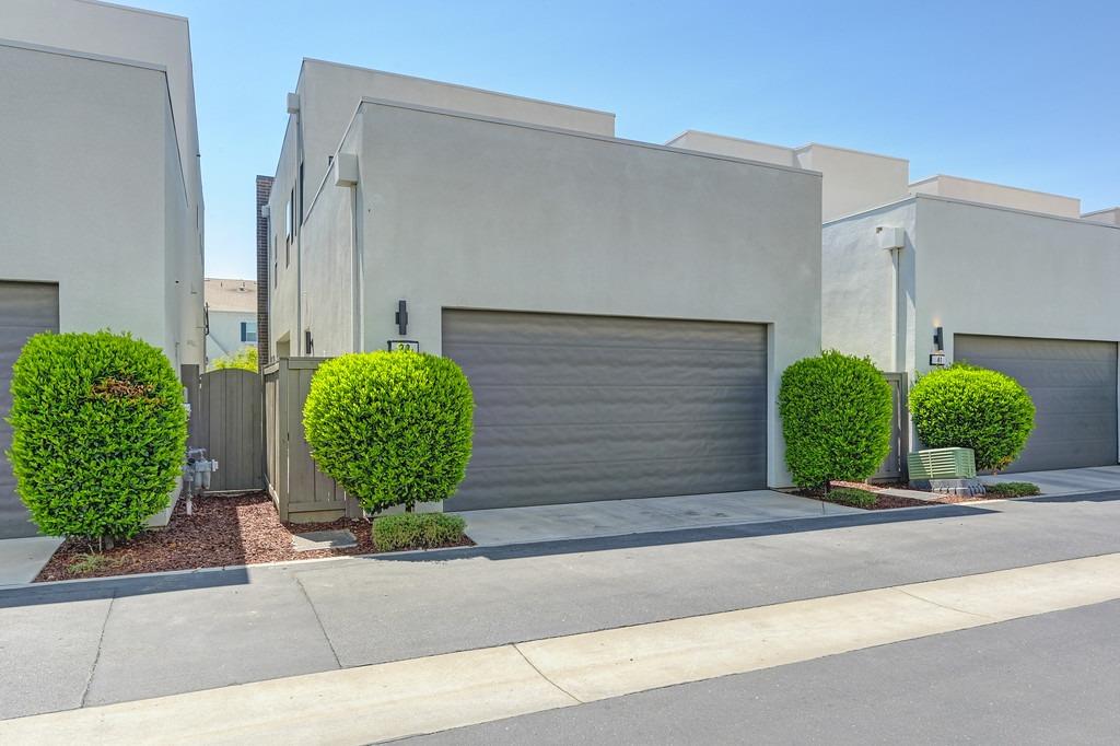 33 fischbacher Street