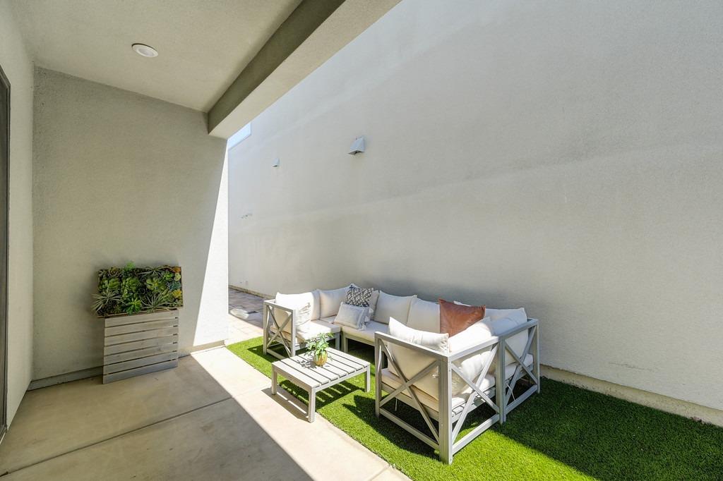 33 fischbacher Street