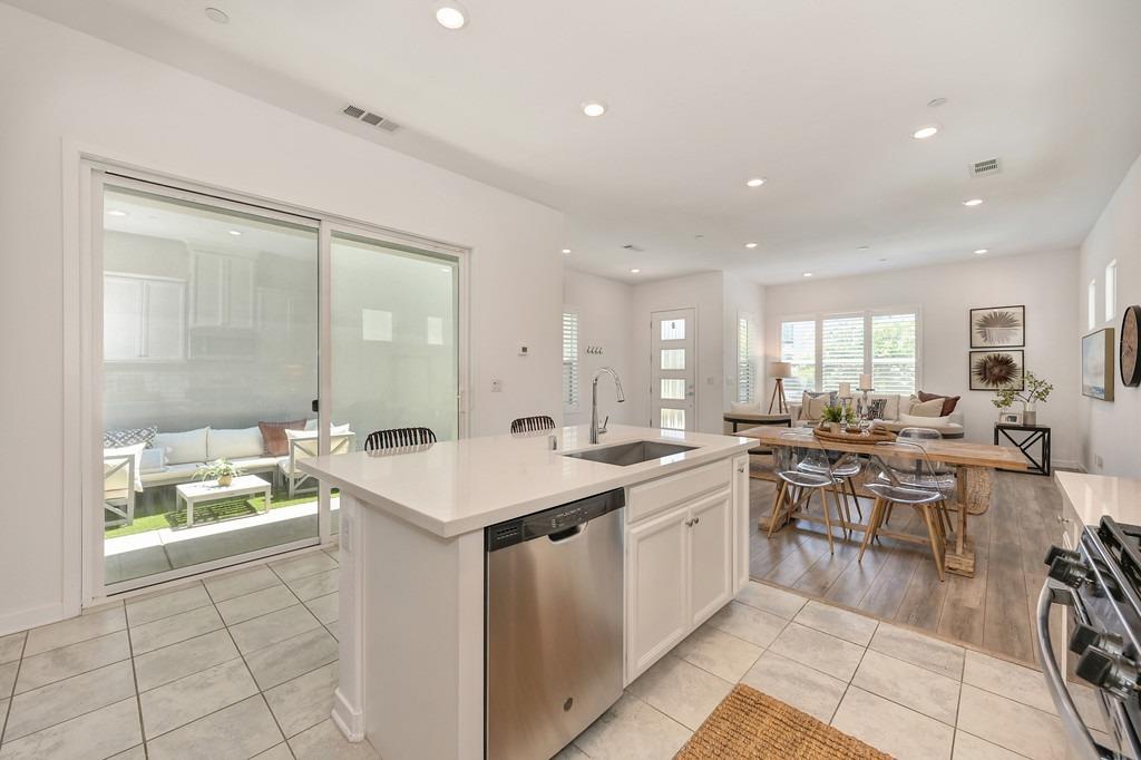 33 fischbacher Street