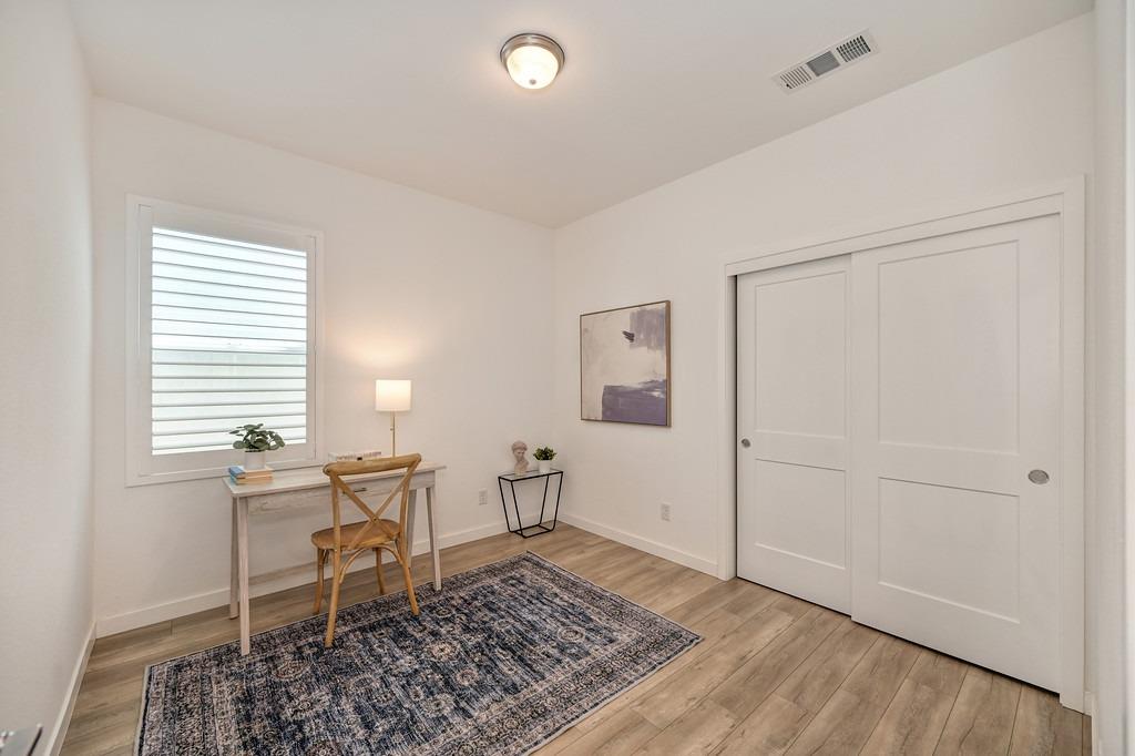 33 fischbacher Street