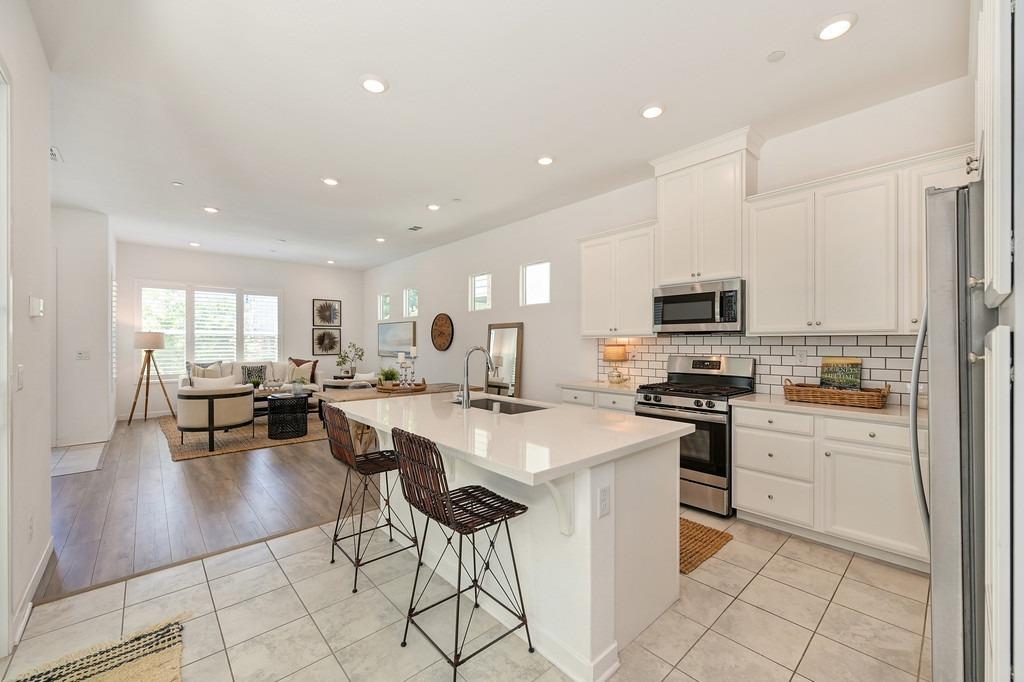 33 fischbacher Street