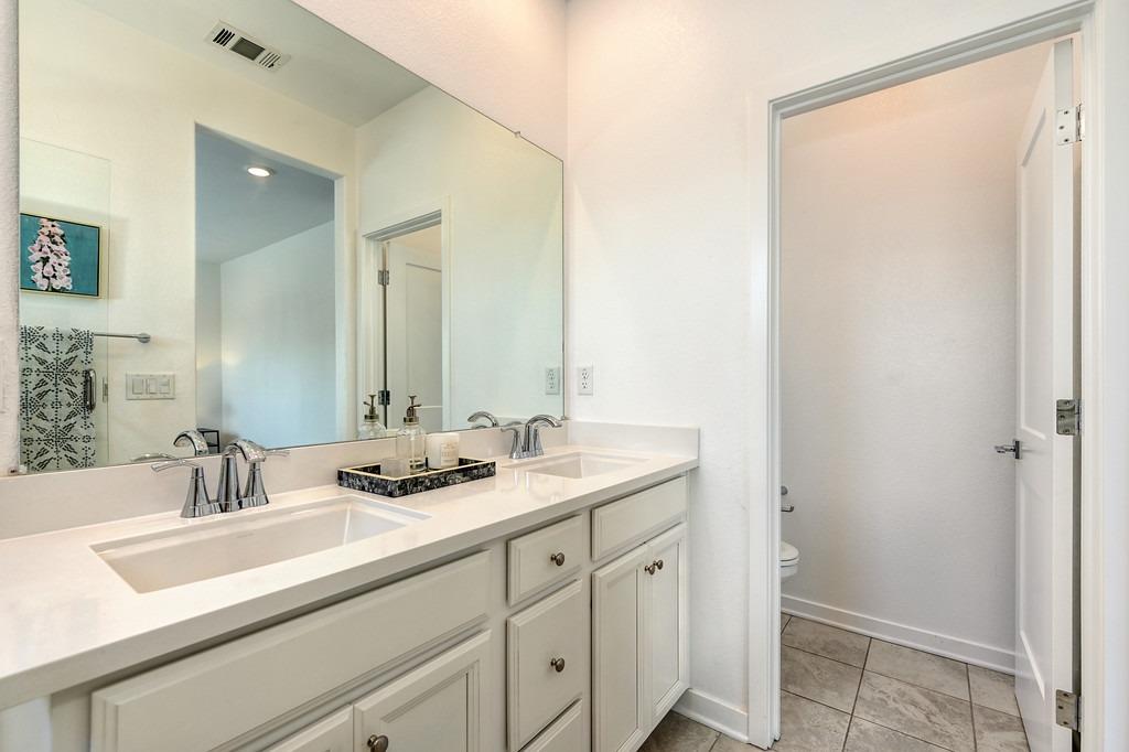 33 fischbacher Street