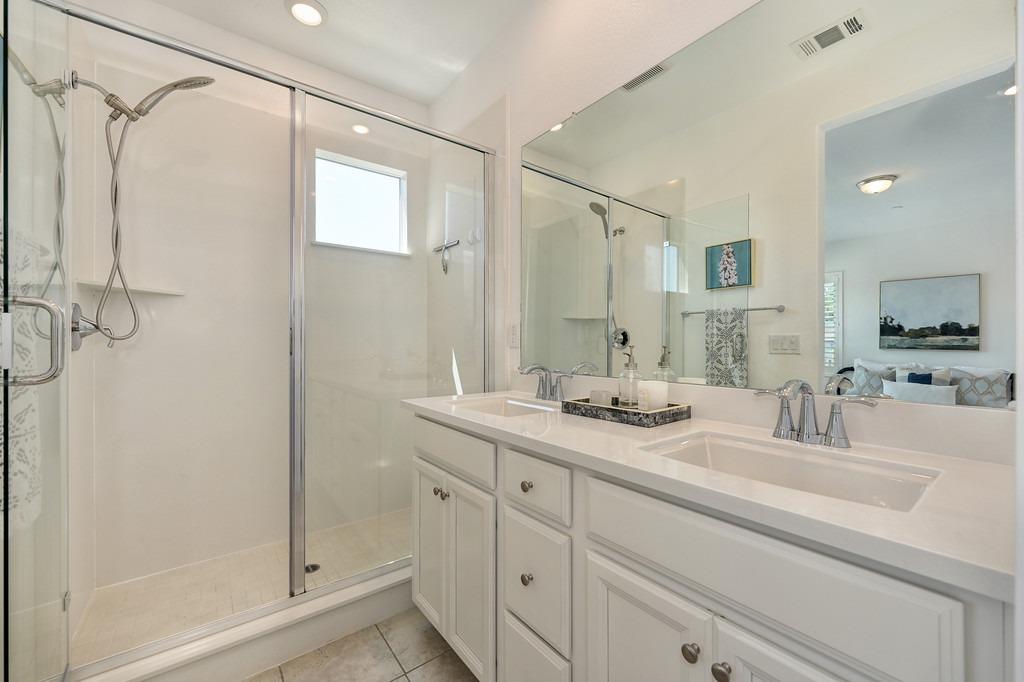 33 fischbacher Street