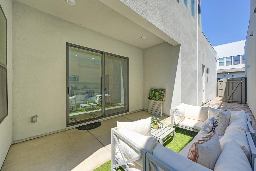 33 fischbacher Street