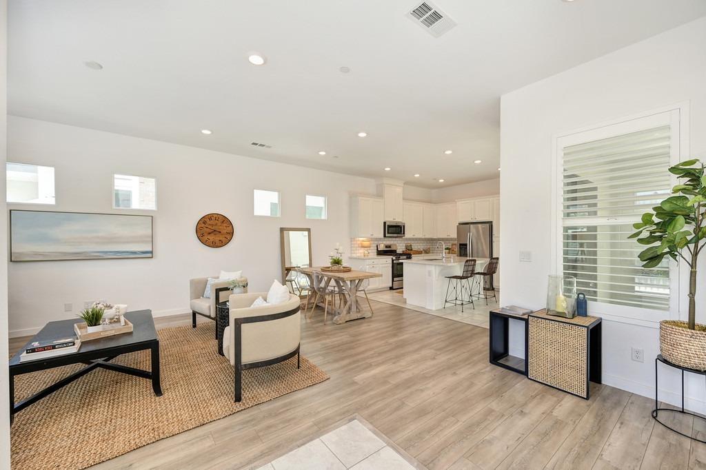 33 fischbacher Street