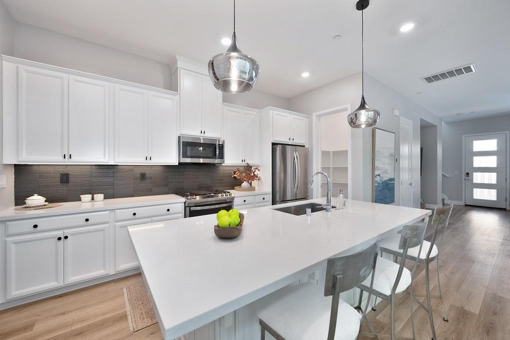 157 Fischbacher Street