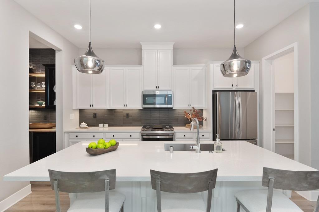 157 Fischbacher Street