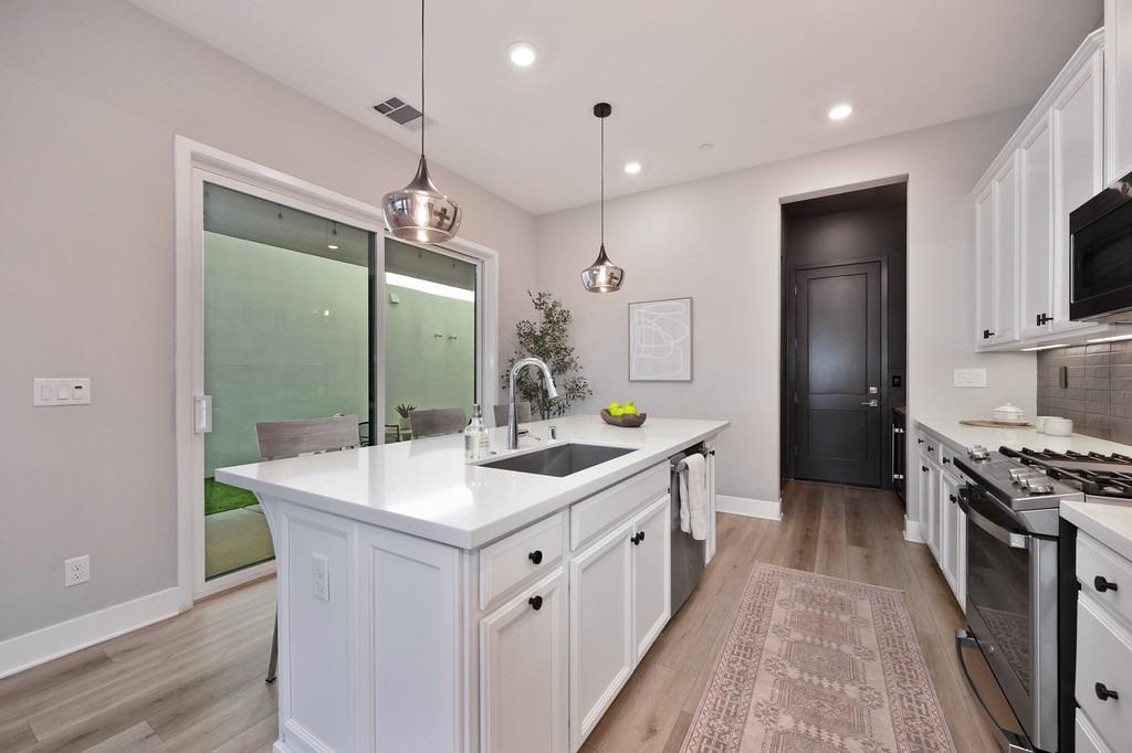 157 Fischbacher Street