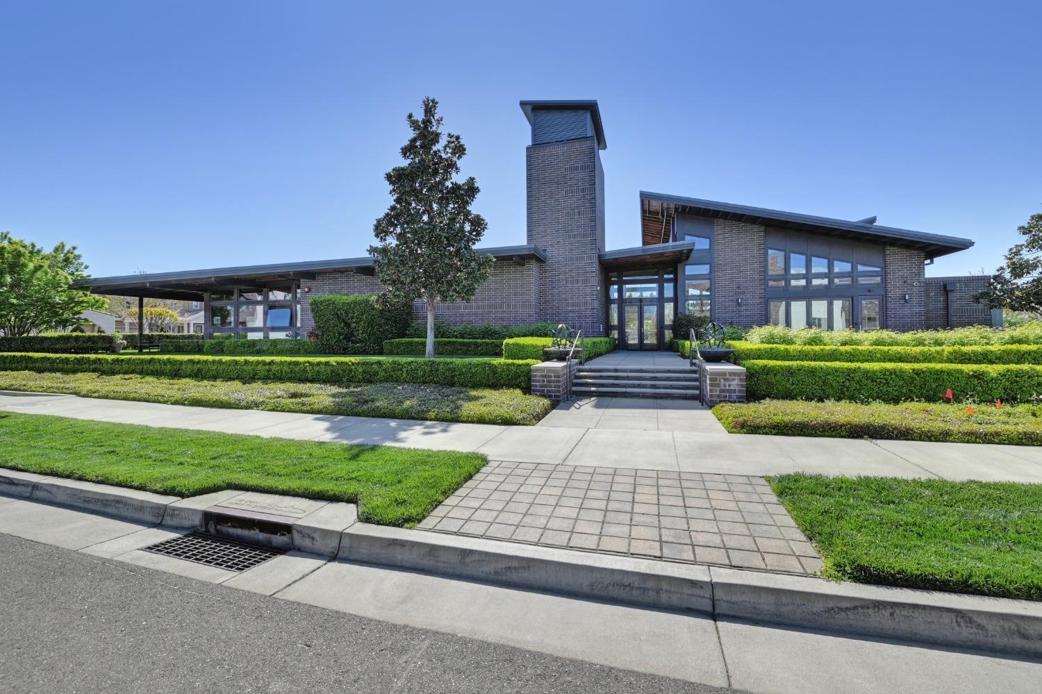 25 Larry Welden Street