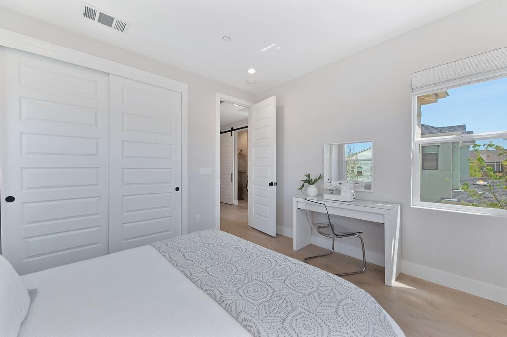 25 Larry Welden Street