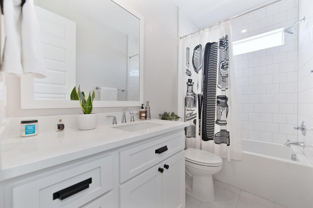 25 Larry Welden Street