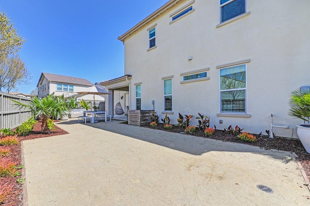 25 Larry Welden Street