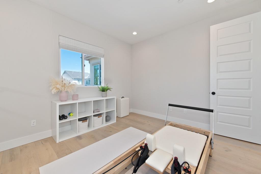 25 Larry Welden Street