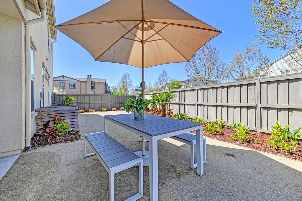 25 Larry Welden Street