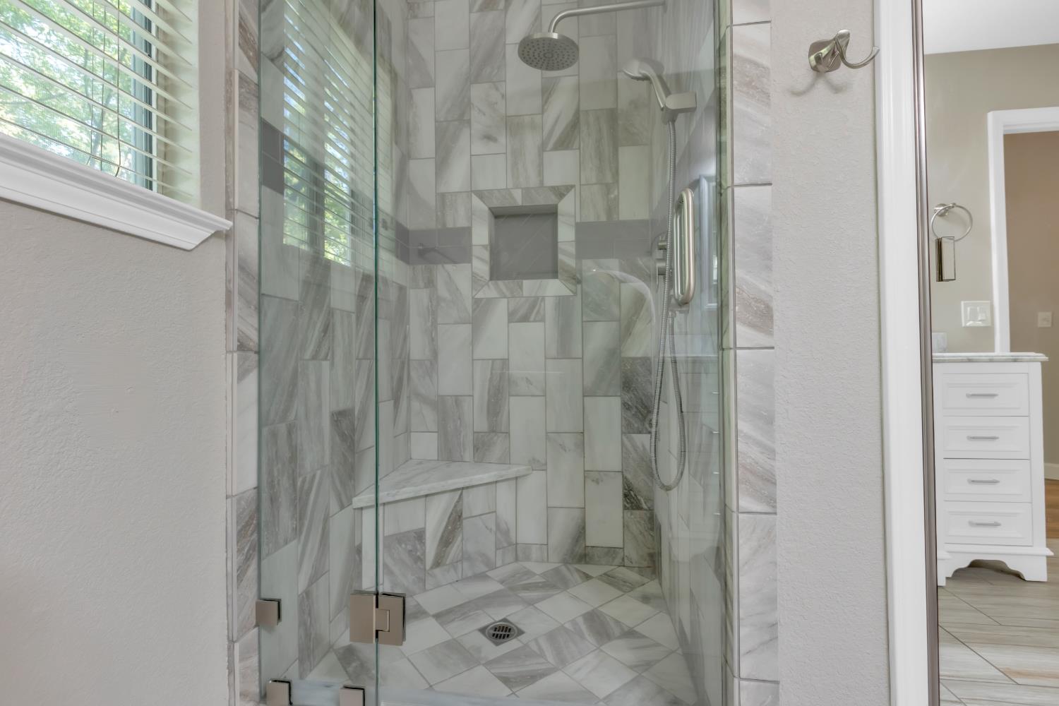 4407 Andrew Alan Lane