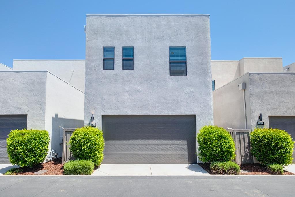 142 Fonseca Street
