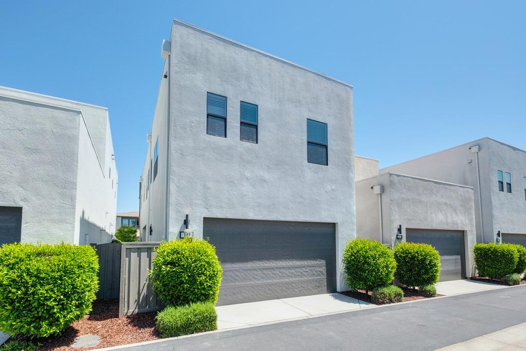 142 Fonseca Street
