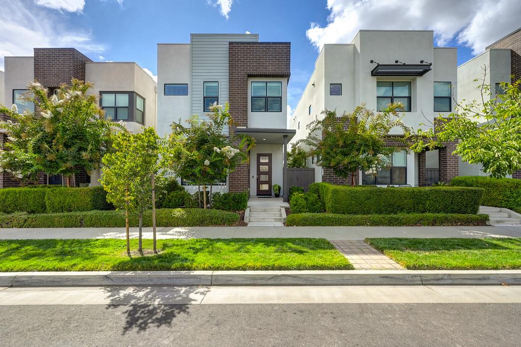 142 Fonseca Street