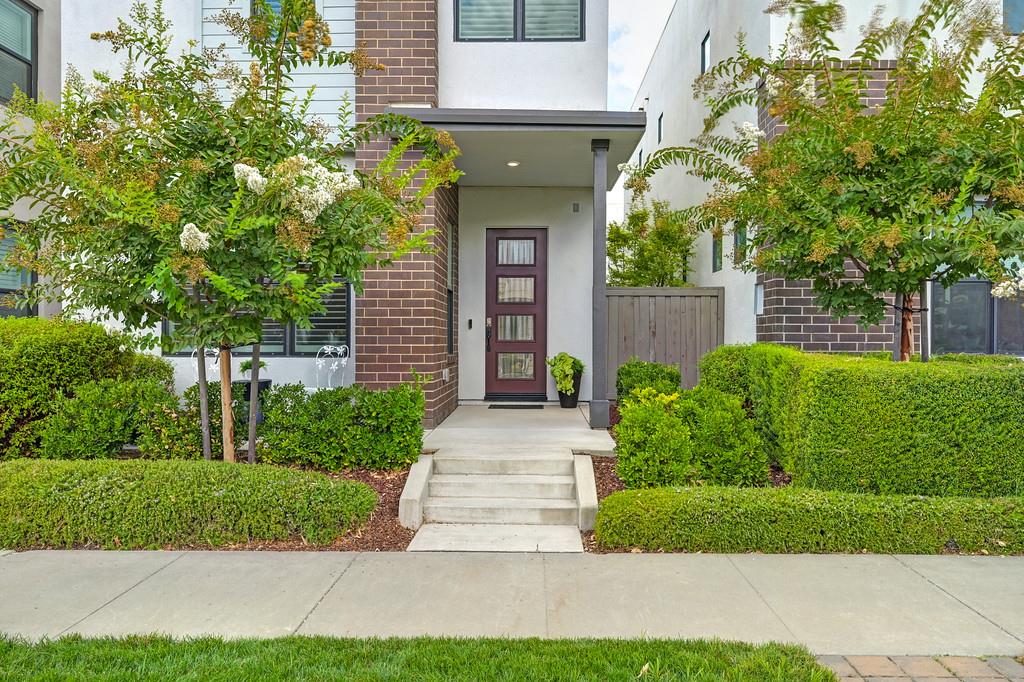 142 Fonseca Street