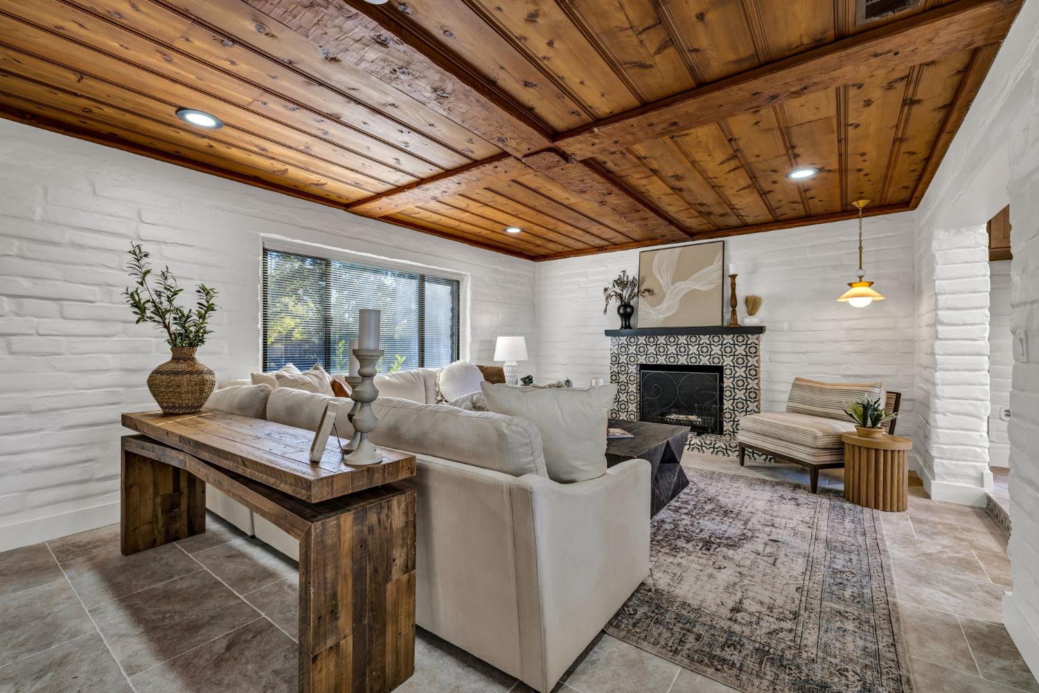 4313 Sierra Madre Drive