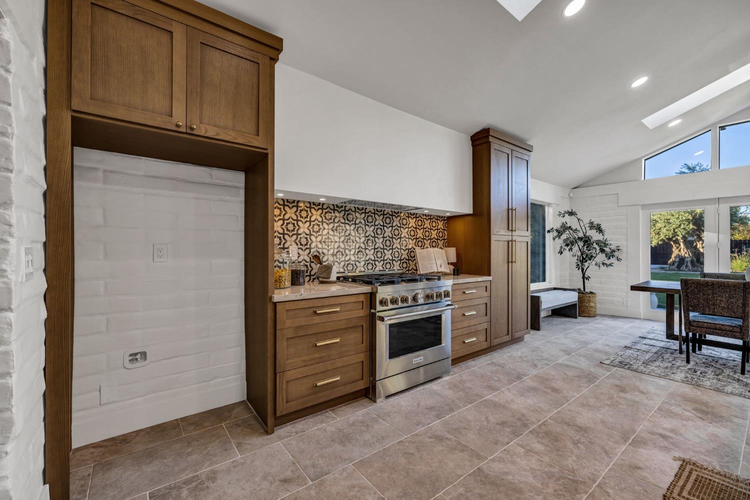 4313 Sierra Madre Drive