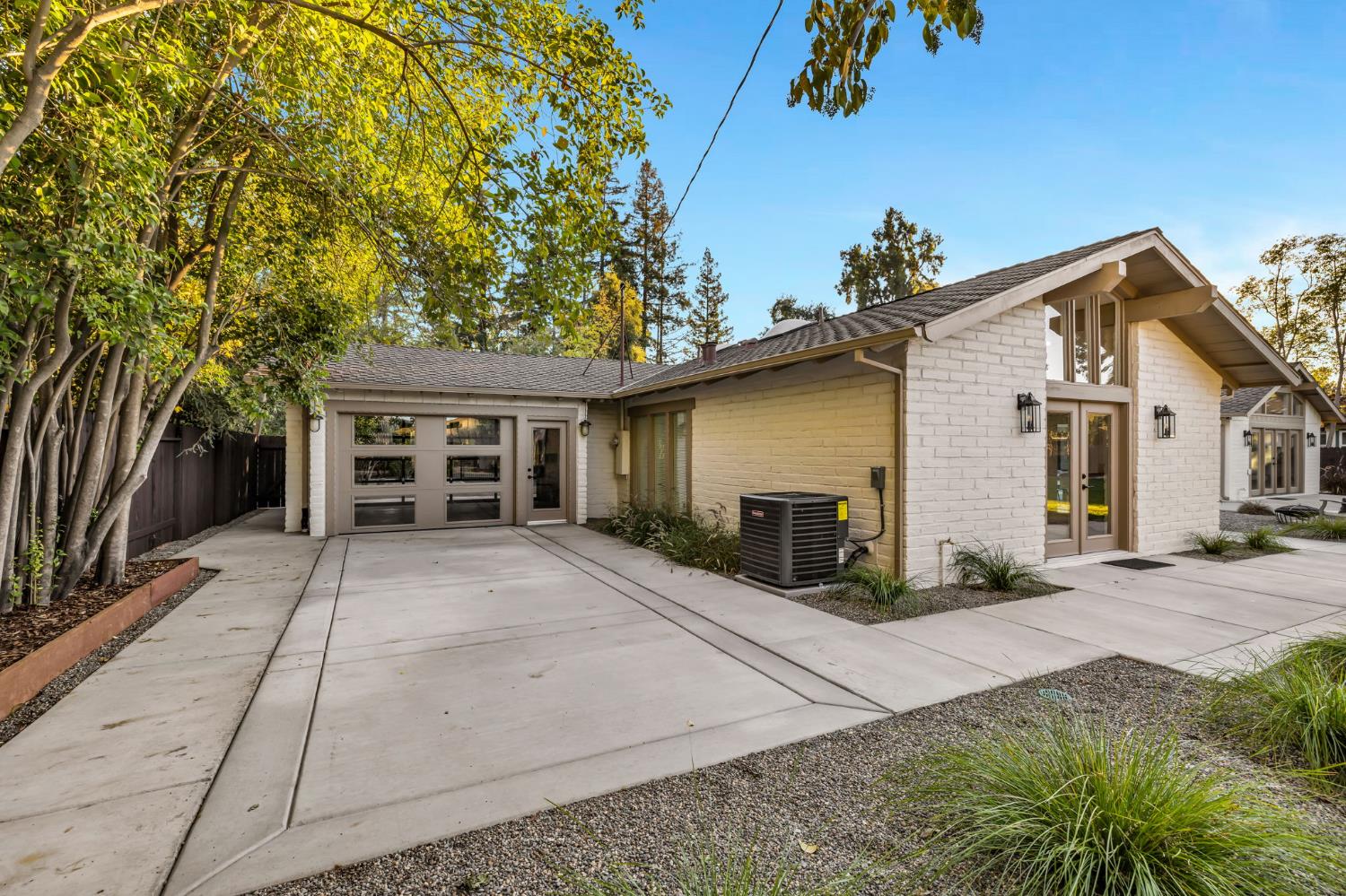 4313 Sierra Madre Drive