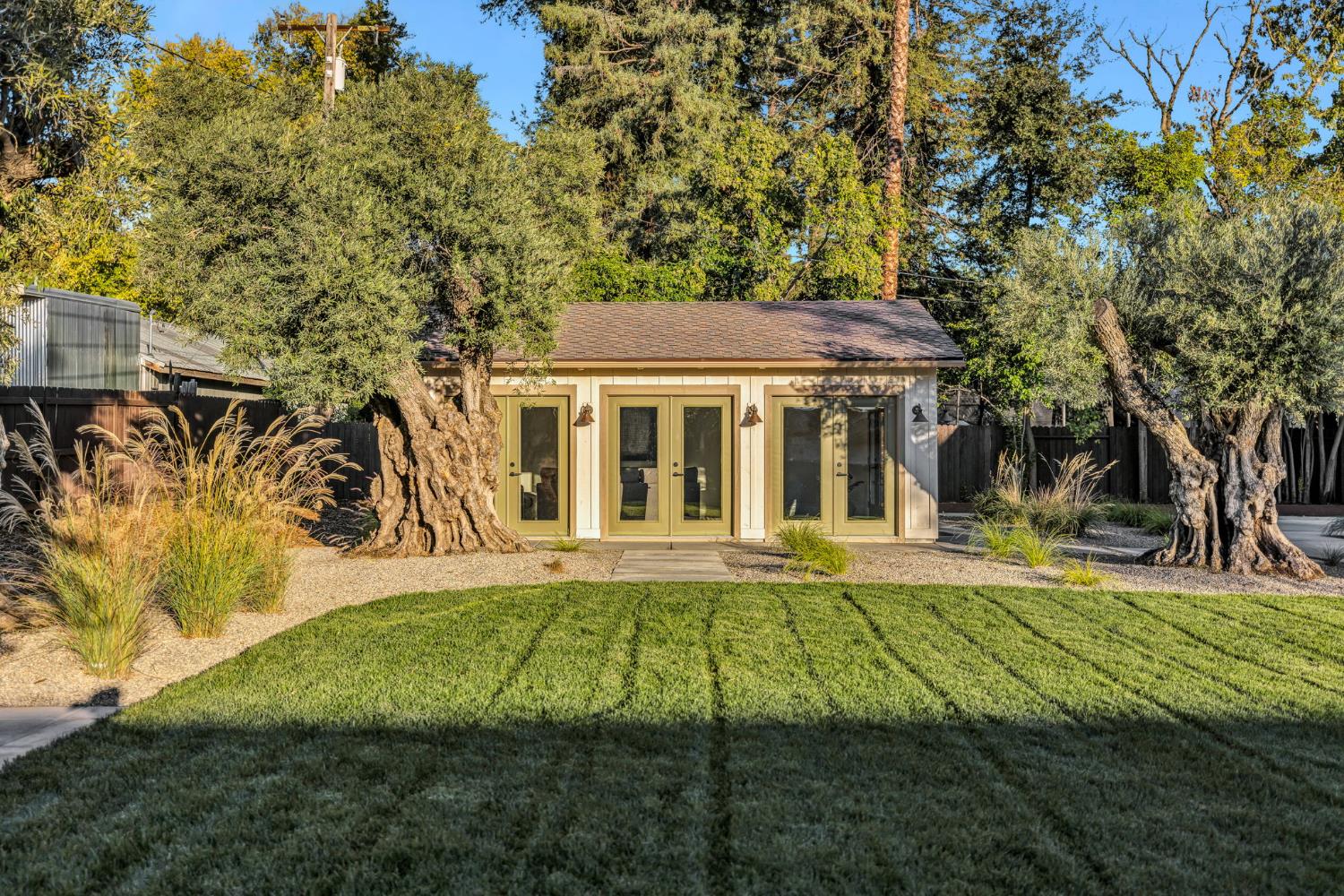 4313 Sierra Madre Drive