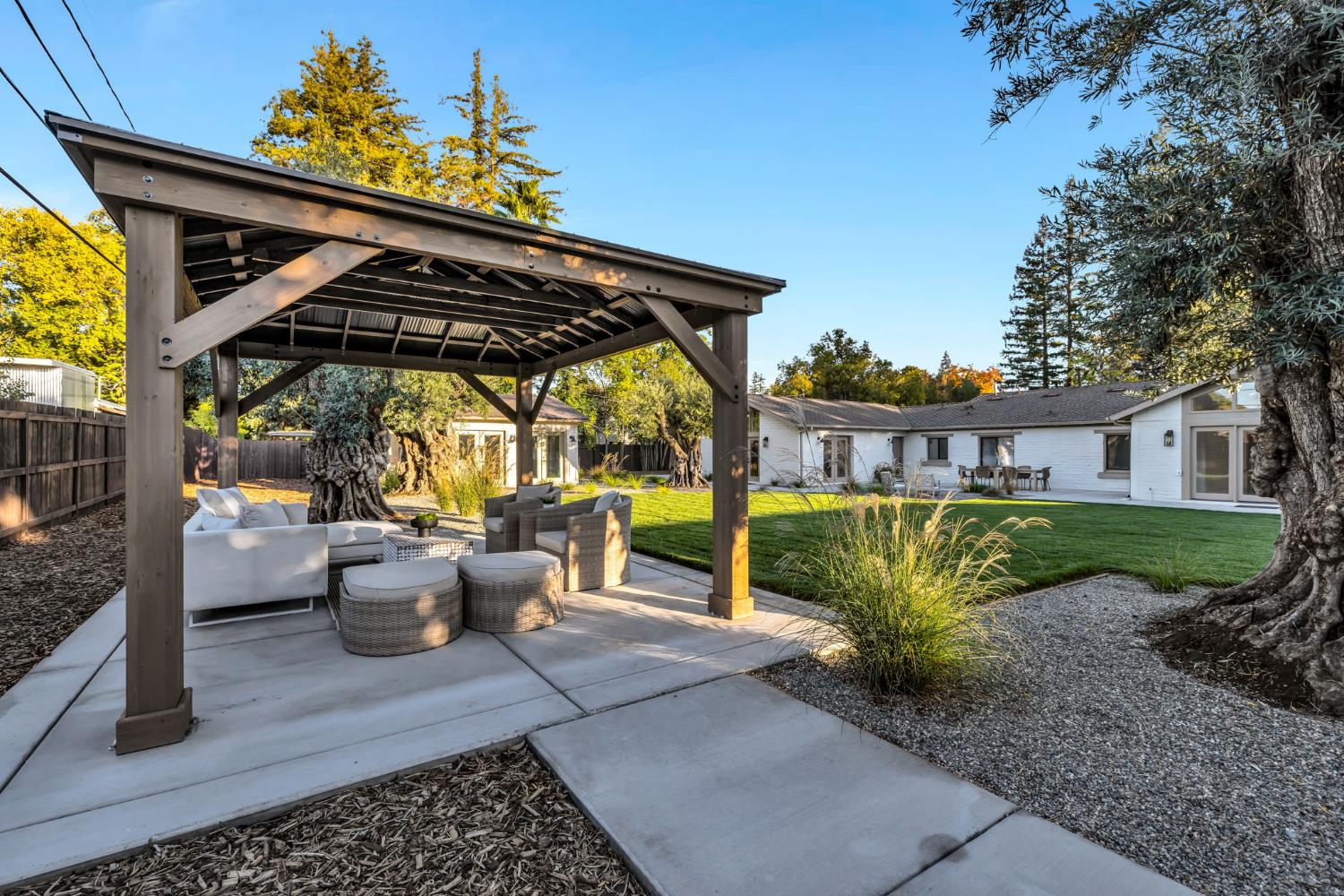 4313 Sierra Madre Drive