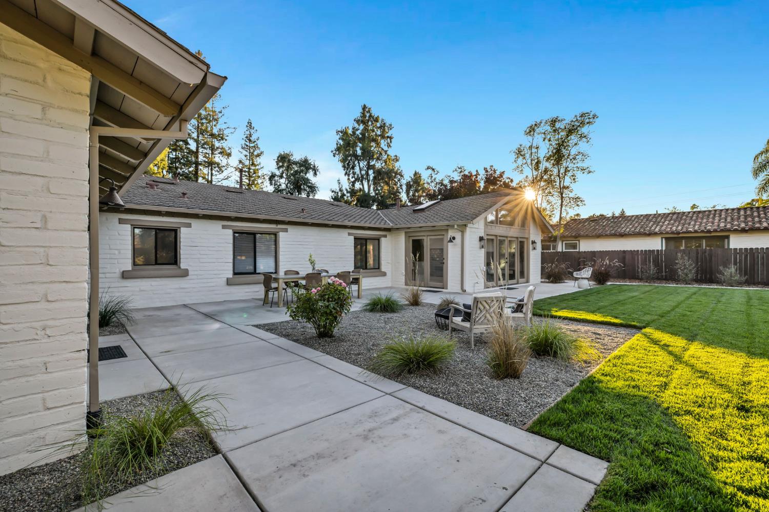 4313 Sierra Madre Drive