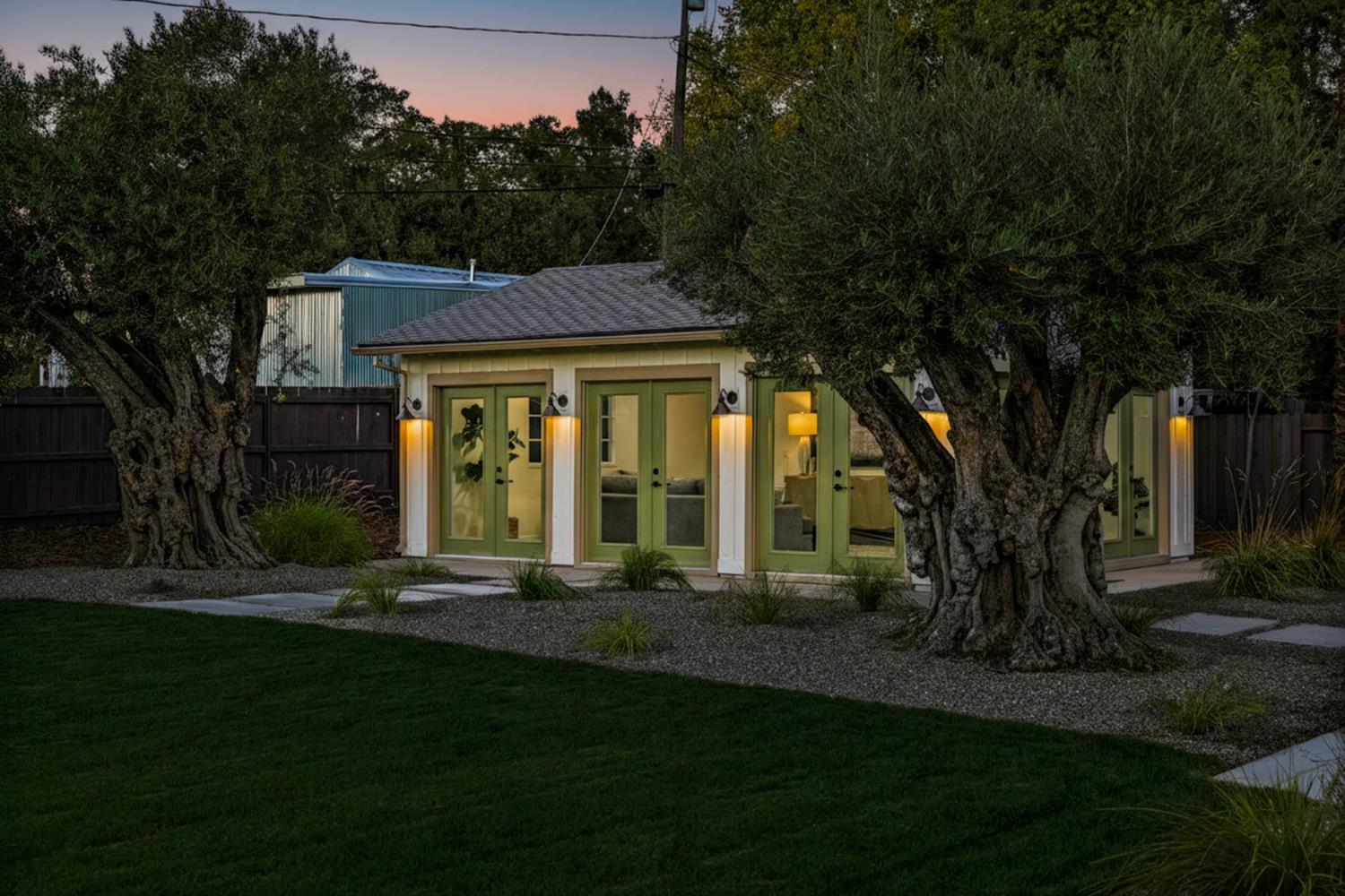 4313 Sierra Madre Drive