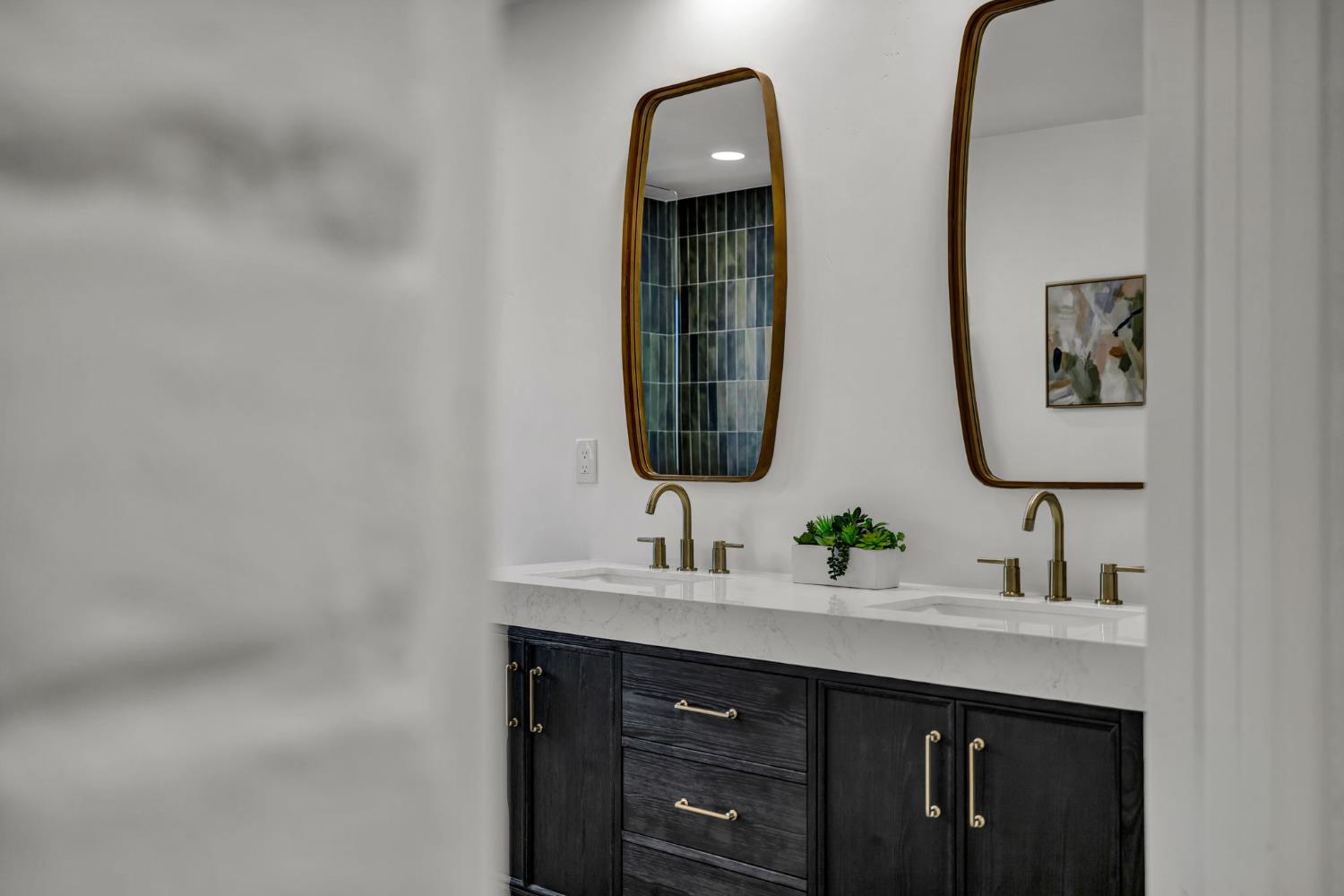 4313 Sierra Madre Drive