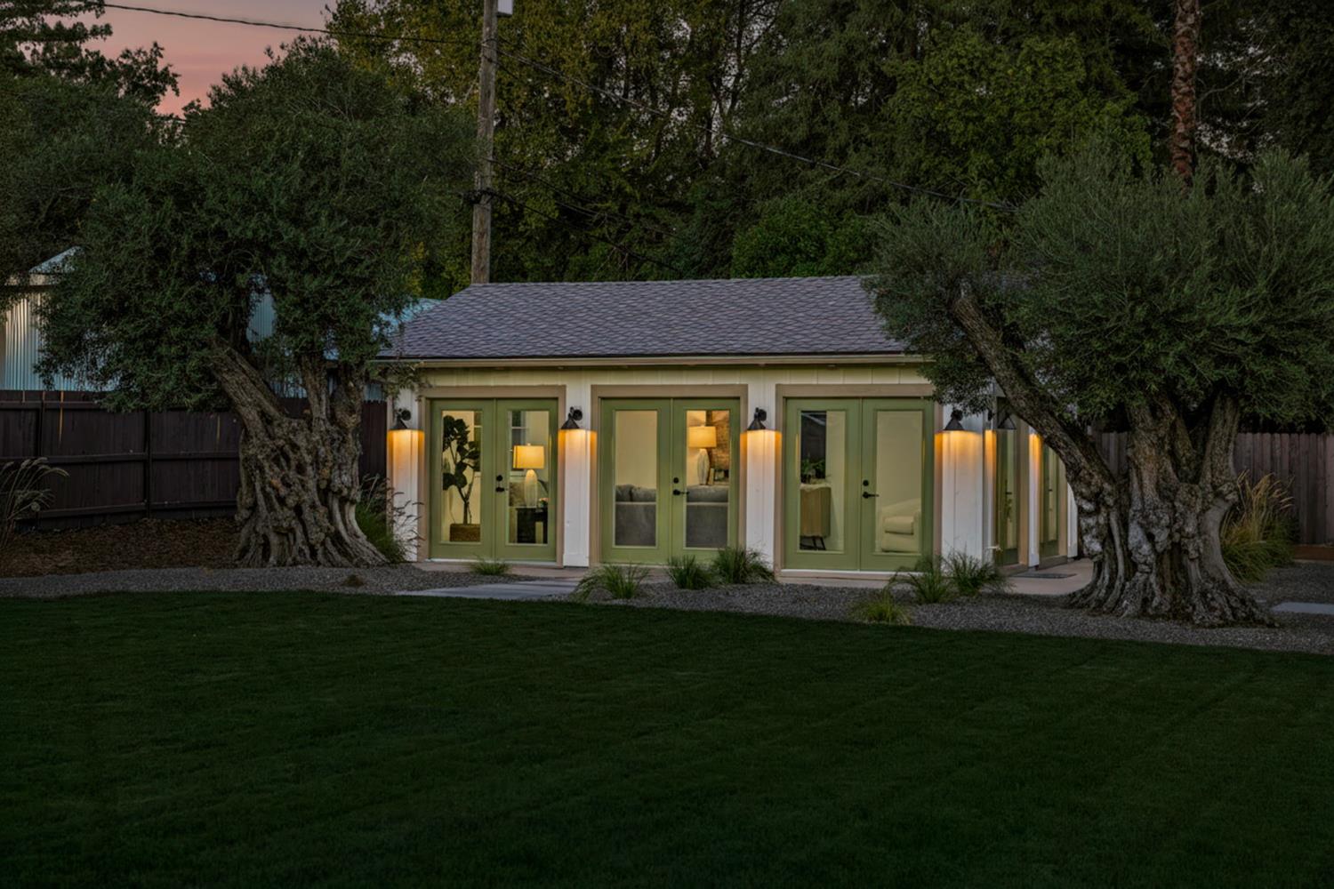 4313 Sierra Madre Drive