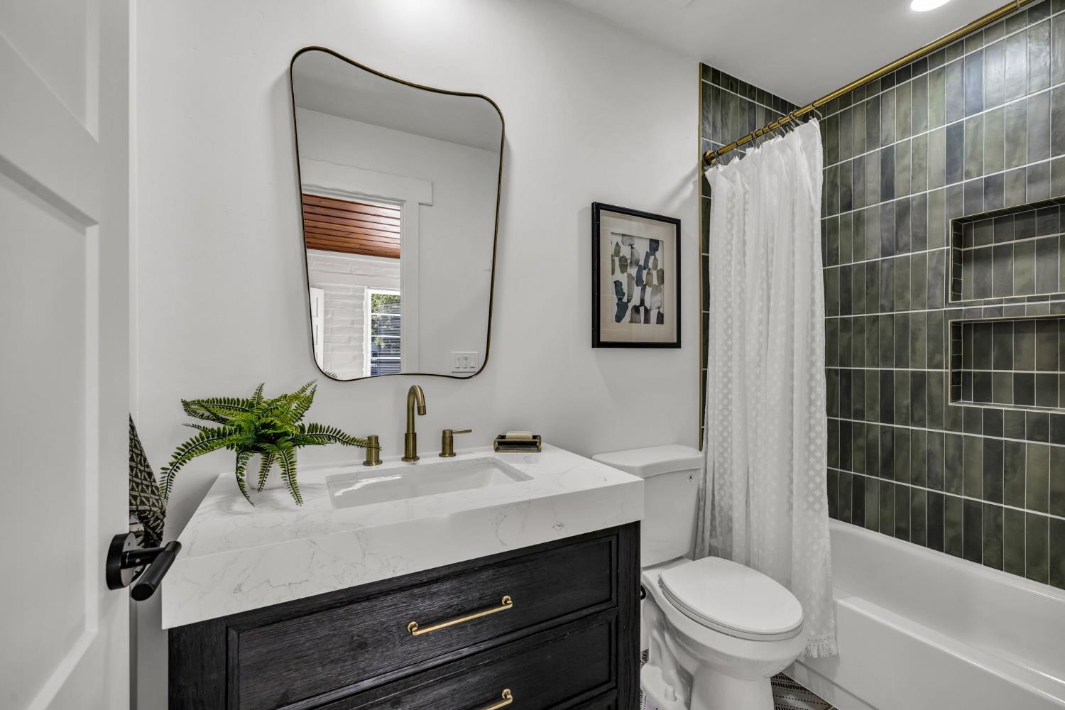 4313 Sierra Madre Drive