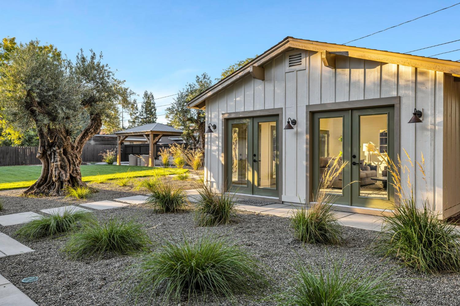 4313 Sierra Madre Drive