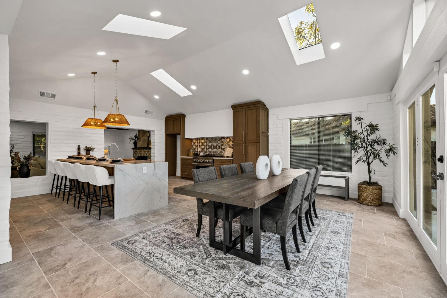 4313 Sierra Madre Drive