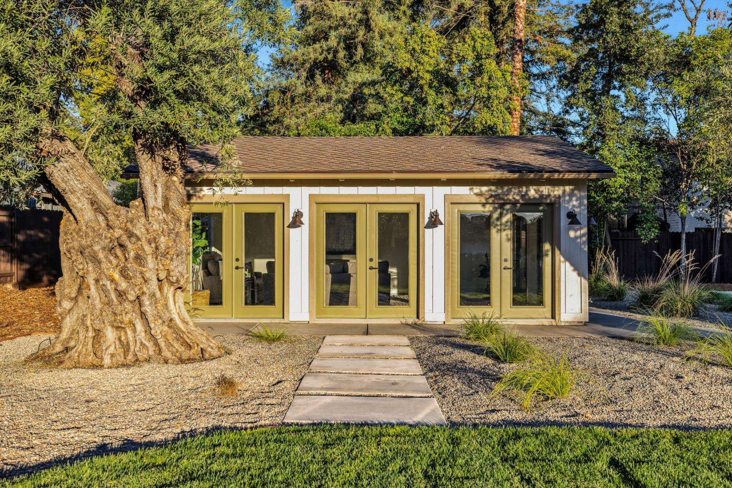 4313 Sierra Madre Drive