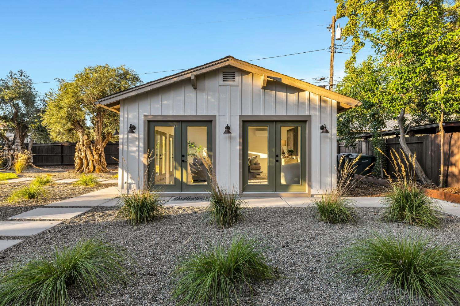 4313 Sierra Madre Drive